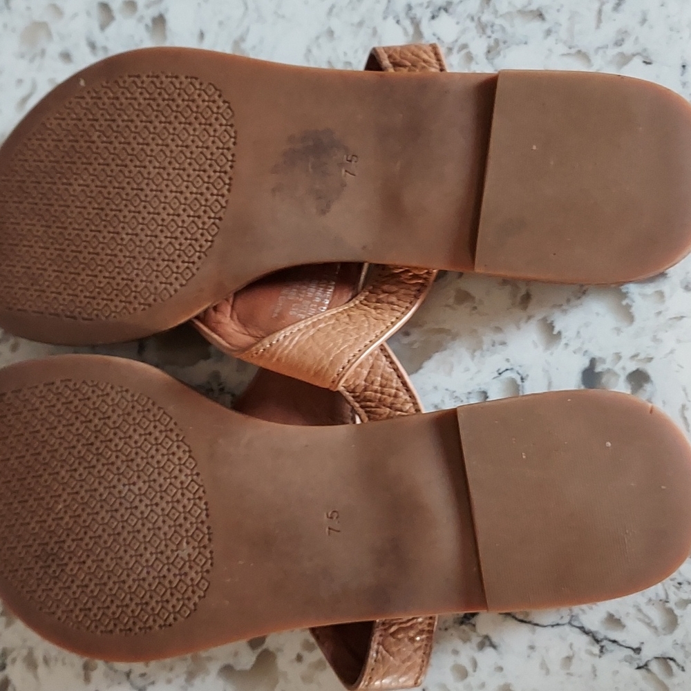 Tory Burch Tan Sandals, GUC SZ 7.5 - Picture 9 of 13
